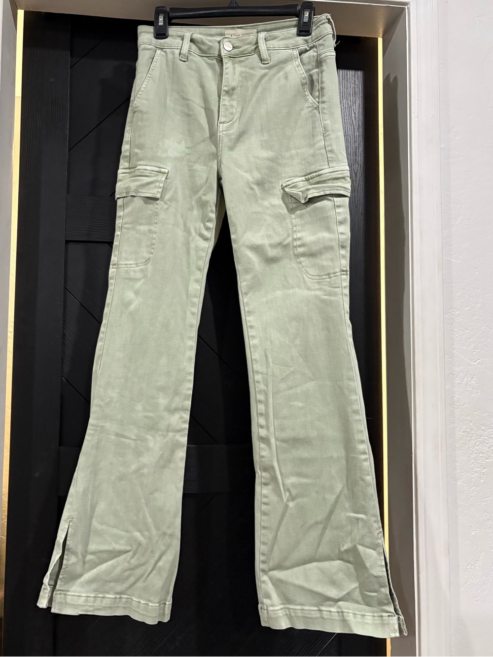 Risen High Waist, Wide Leg, Cargo Jeans- Flare Fit Size 7/28